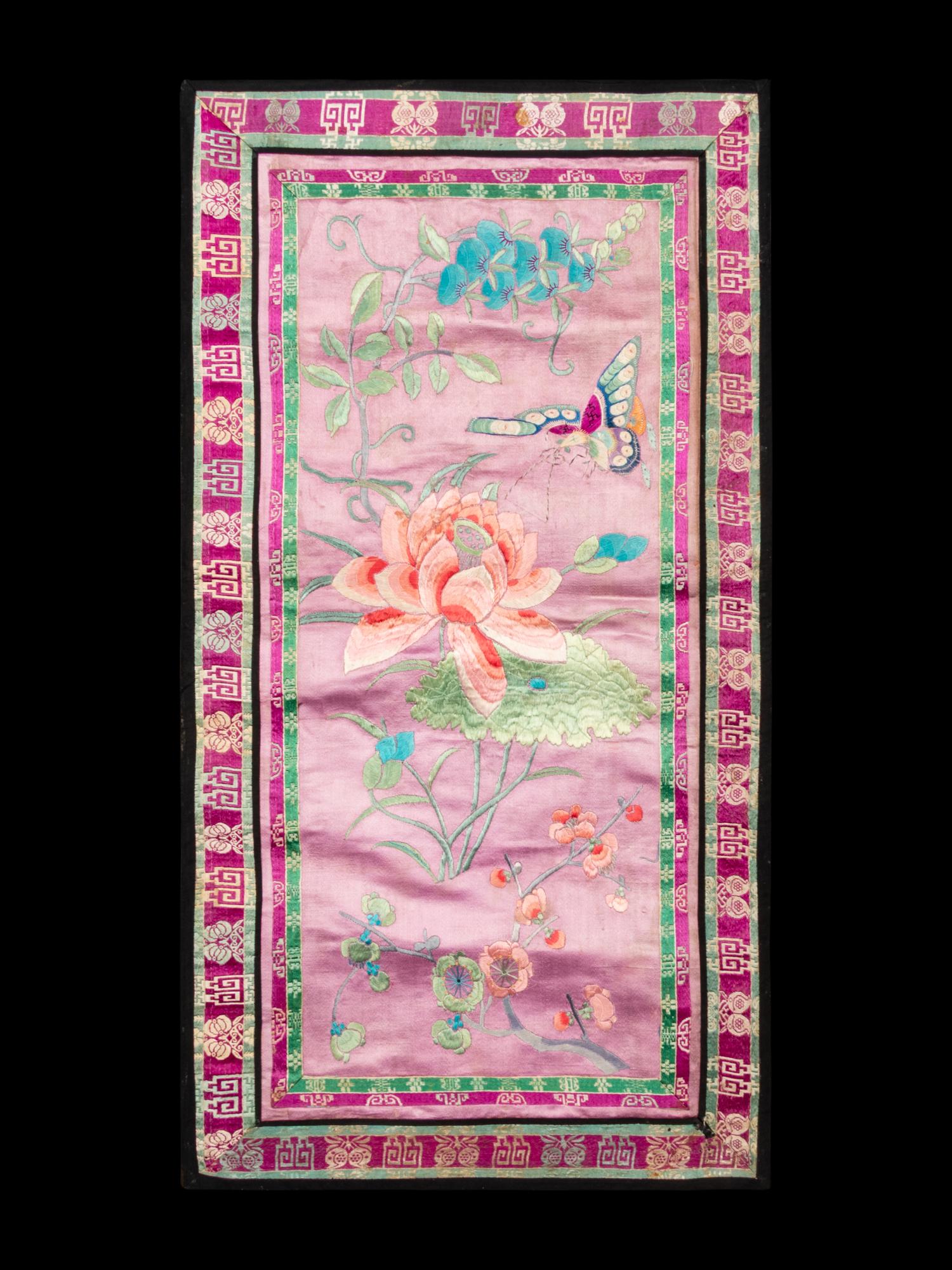 A Collection of 33 Chinese Embroidered Silk Panels 近代 綉片33幅