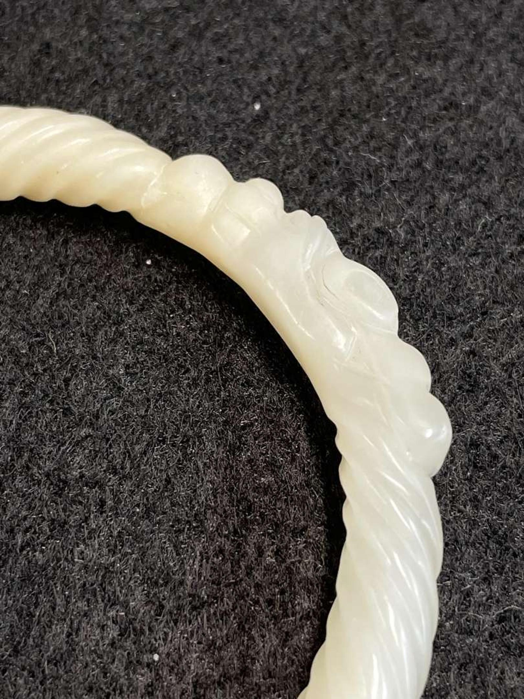 A Chinese white jade bangle 白玉手镯 Mid to late Qing dynasty ????