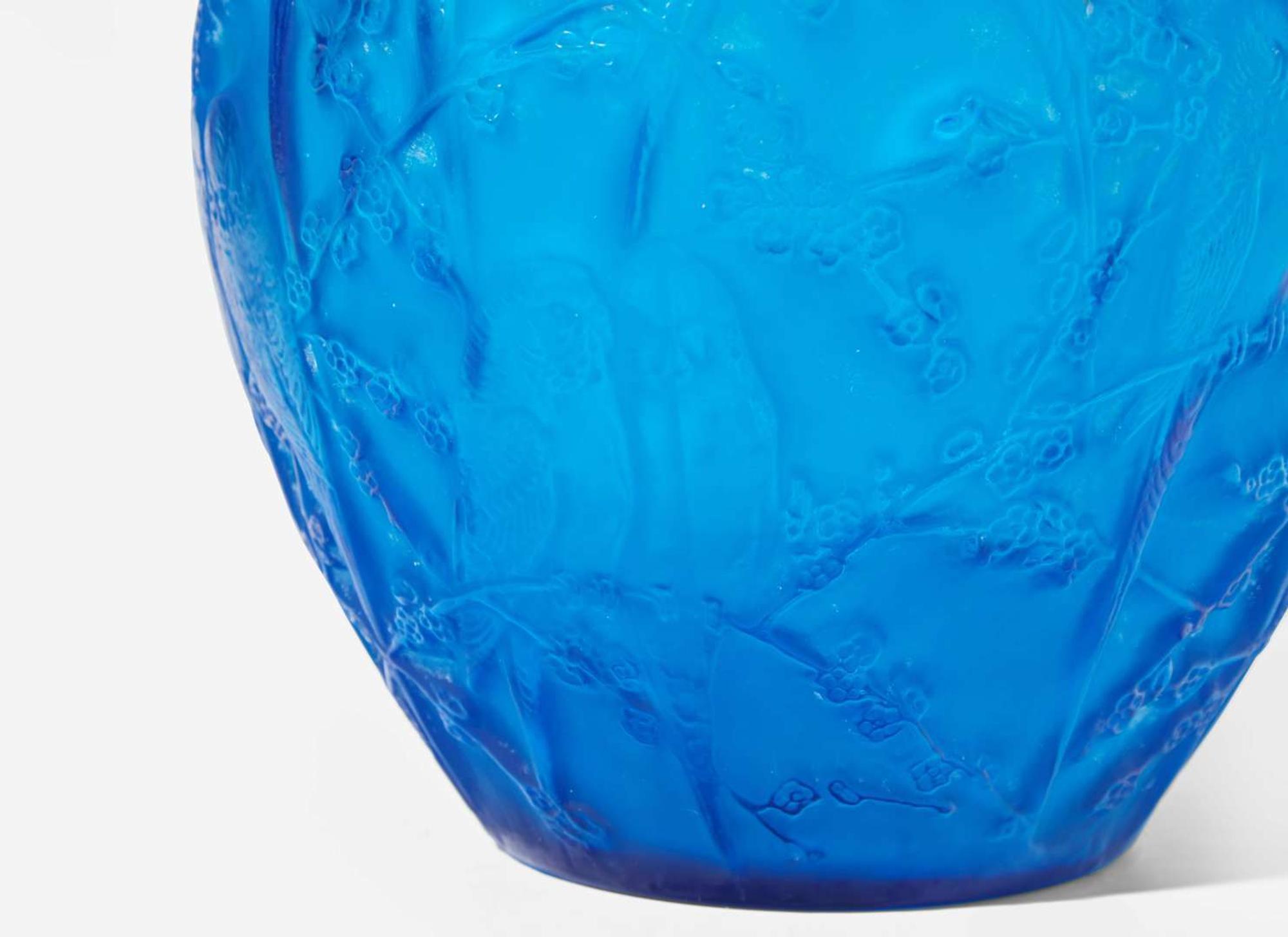 René Lalique, Early Blue "Perruches" Vase