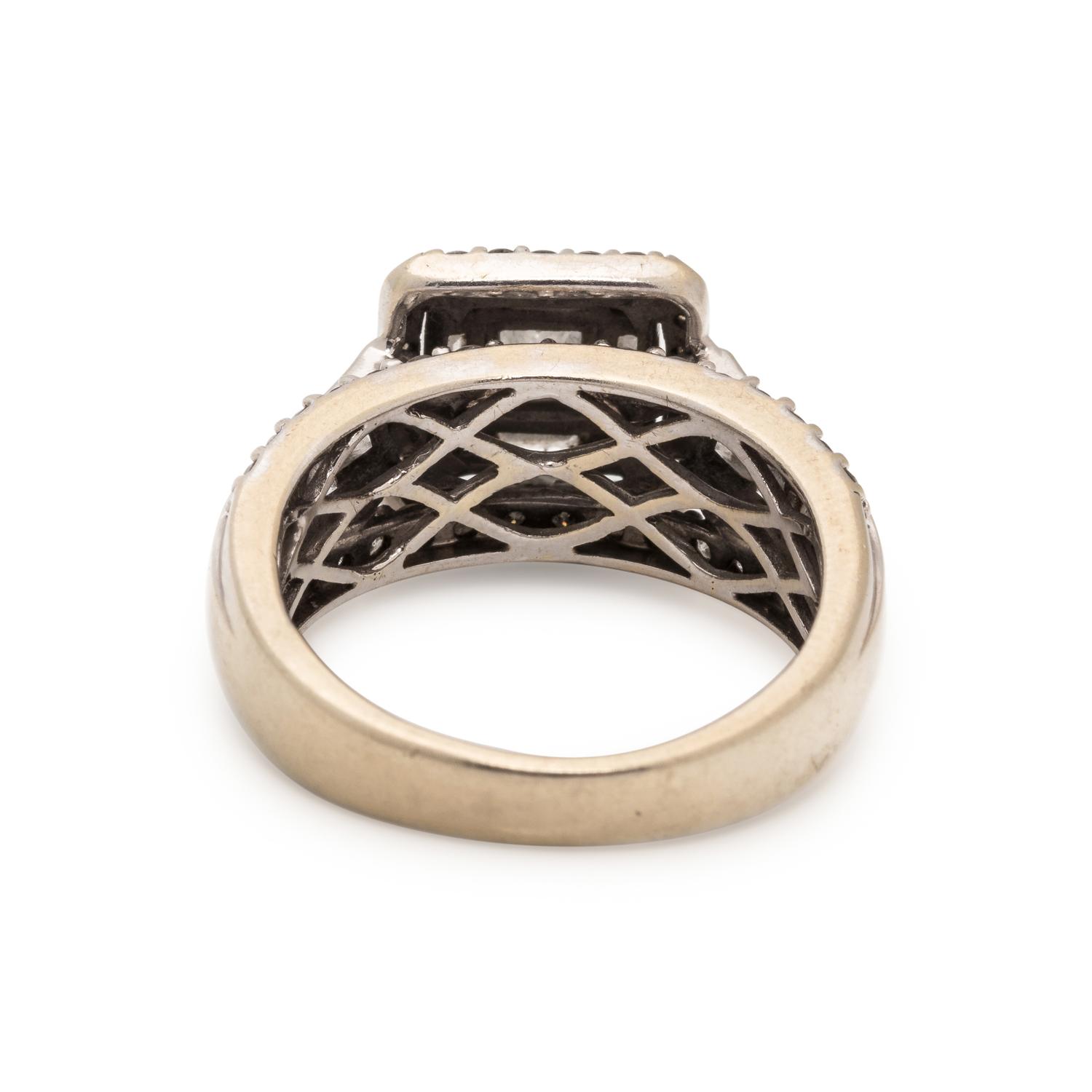 DIAMOND RING