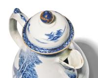A Chinese Export Porcelain Teapot and Coffeepot Decorated with Hunt Scene