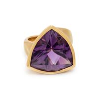 ANGELA CUMMINGS, YELLOW GOLD AND AMETHYST RING