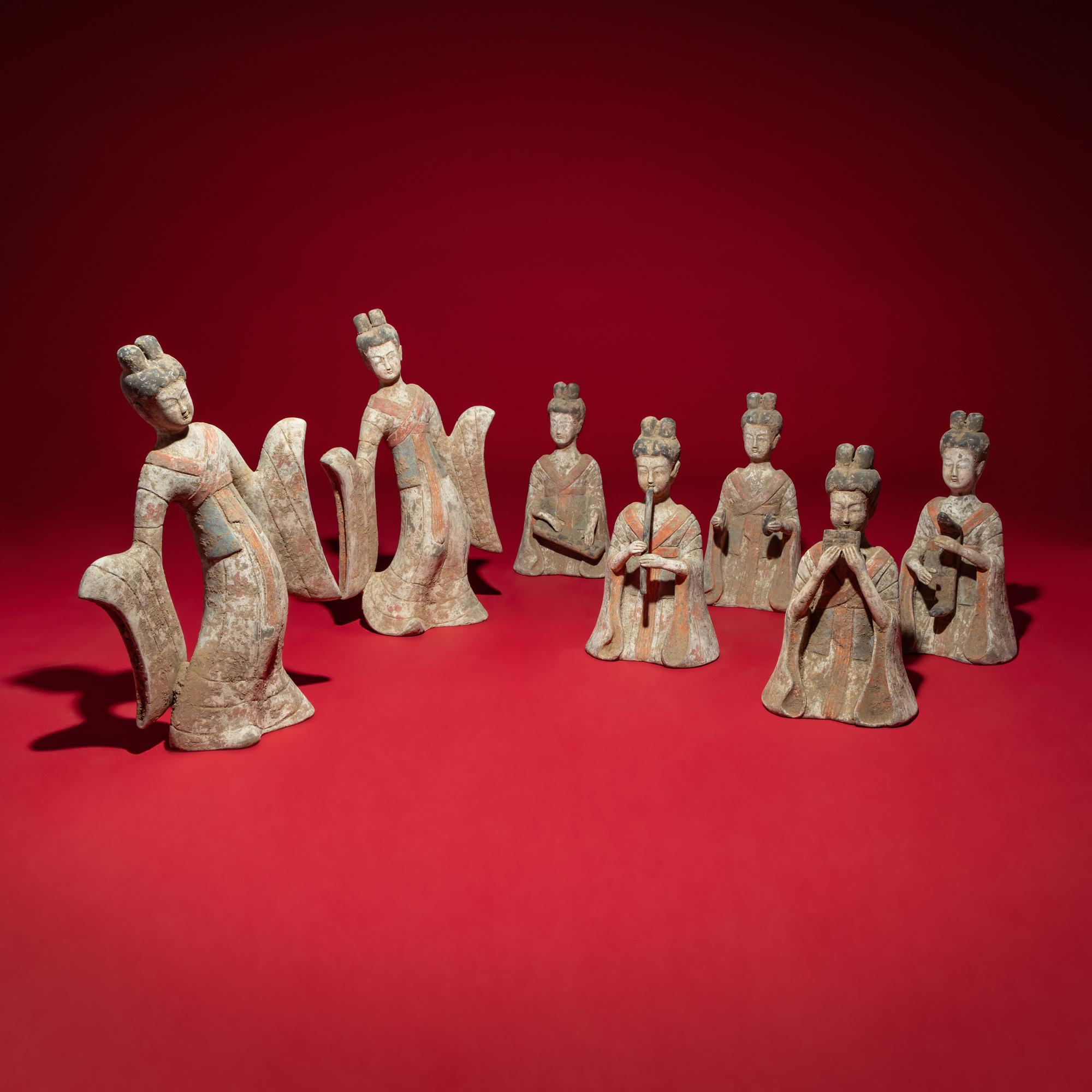 A Group of Seven Chinese Painted Pottery Figures of Musicians and Dancers, Sui-Tang Dynasty — 隋-唐 彩繪陶伎樂舞俑一組七件