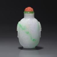 A Chinese Carved Jadeite Snuff Bottle, Qing Dynasty, 19th/Early 20th Century — 清晚期 翡翠鋪首啣環耳鼻煙壺