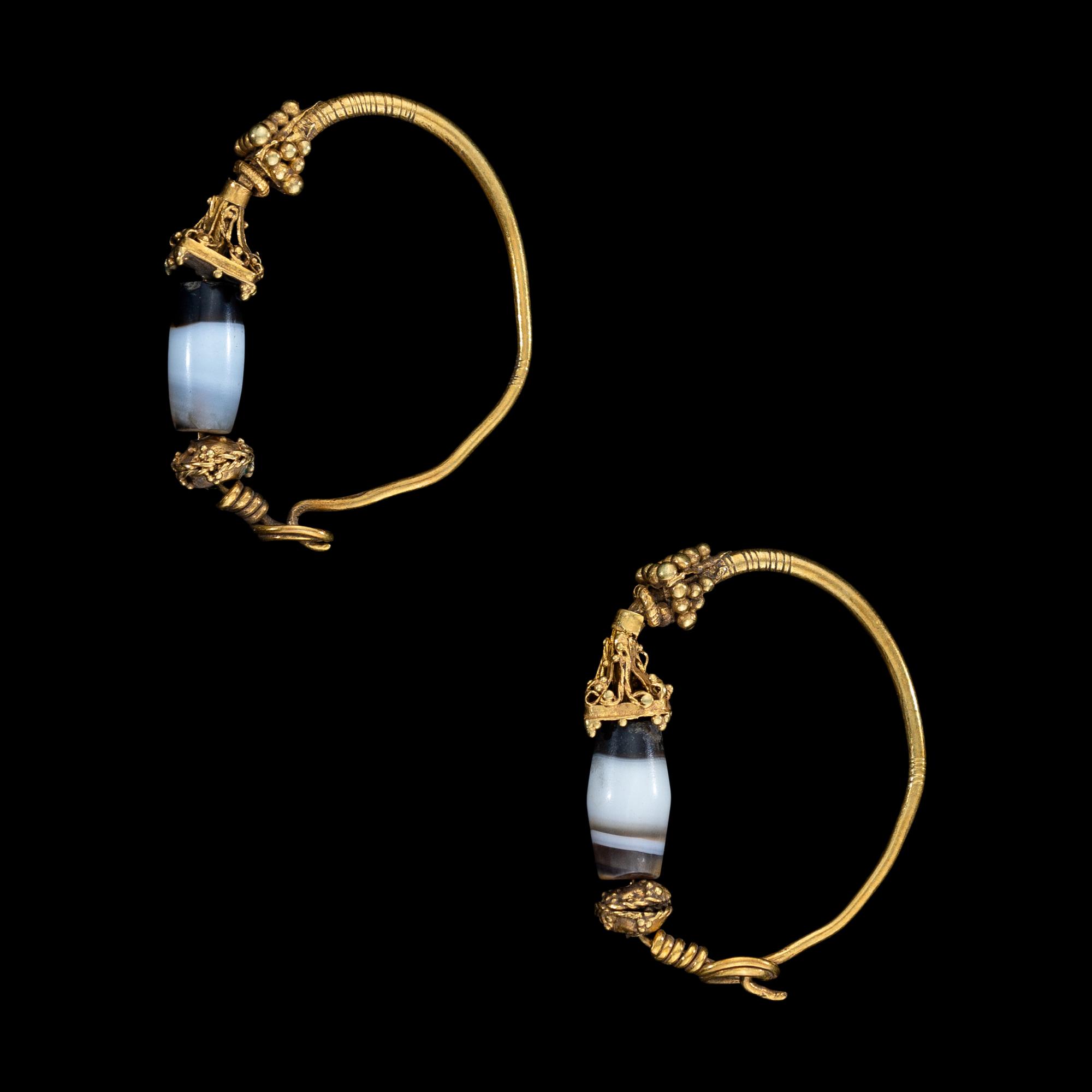 A Pair of Eastern Roman Agate and Gold Hoop Earrings