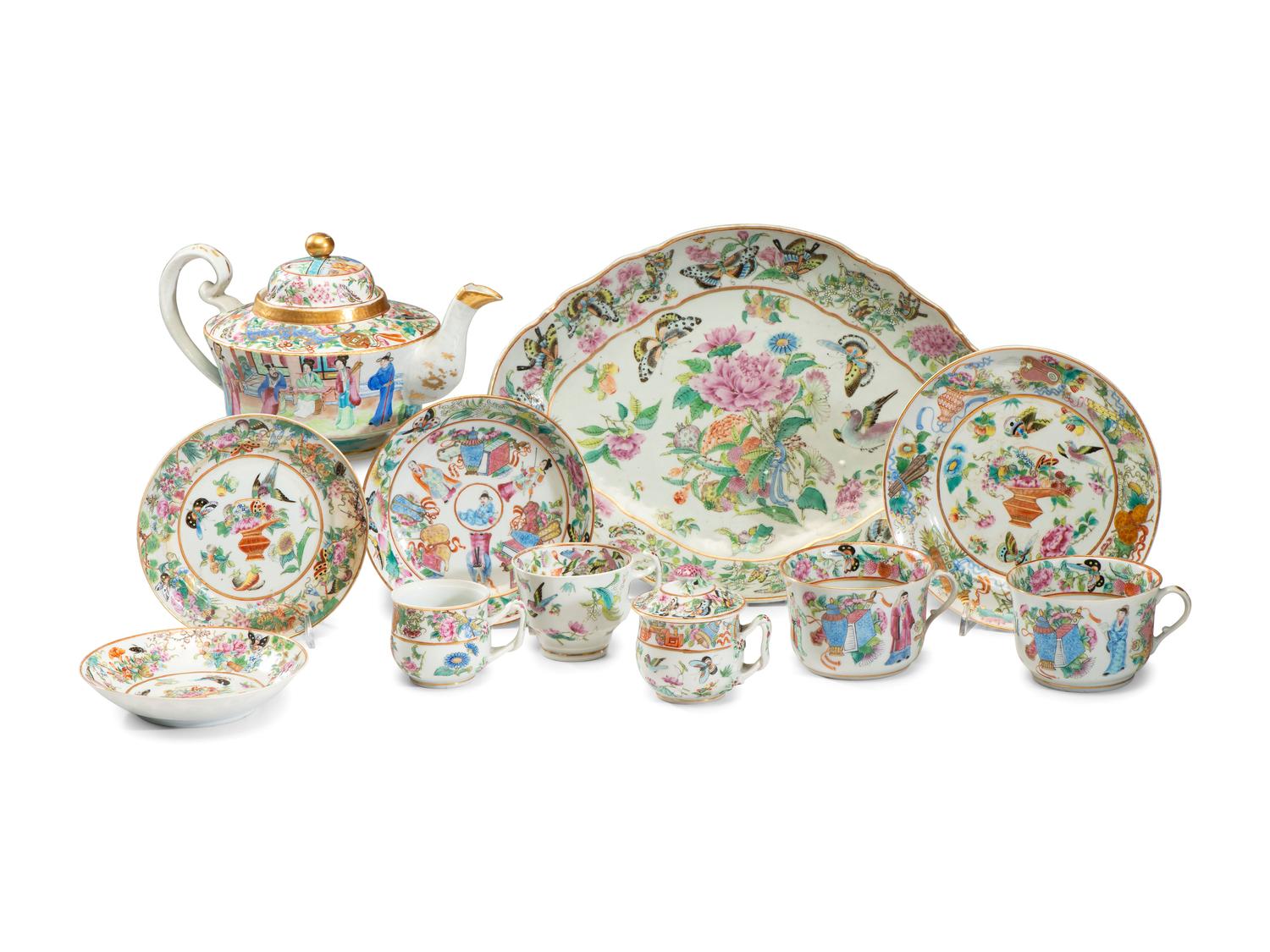 A Chinese Export Canton Famille Rose Porcelain Dinner Service