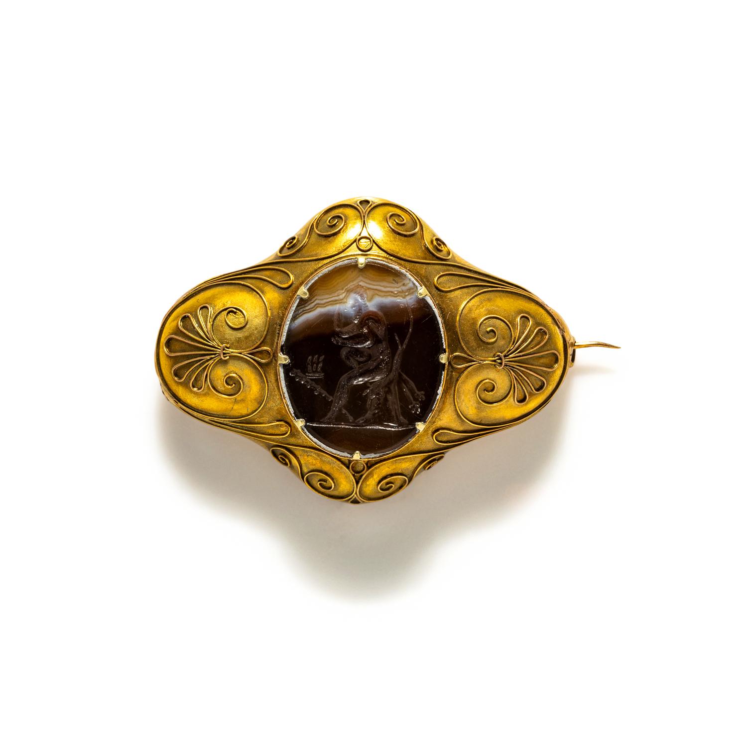 A Neoclassical Gold and Banded Agate Brooch with the Demigod Hercules