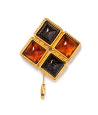 An Isabel Canovas Stick Pin, 2.5" x 2.5".