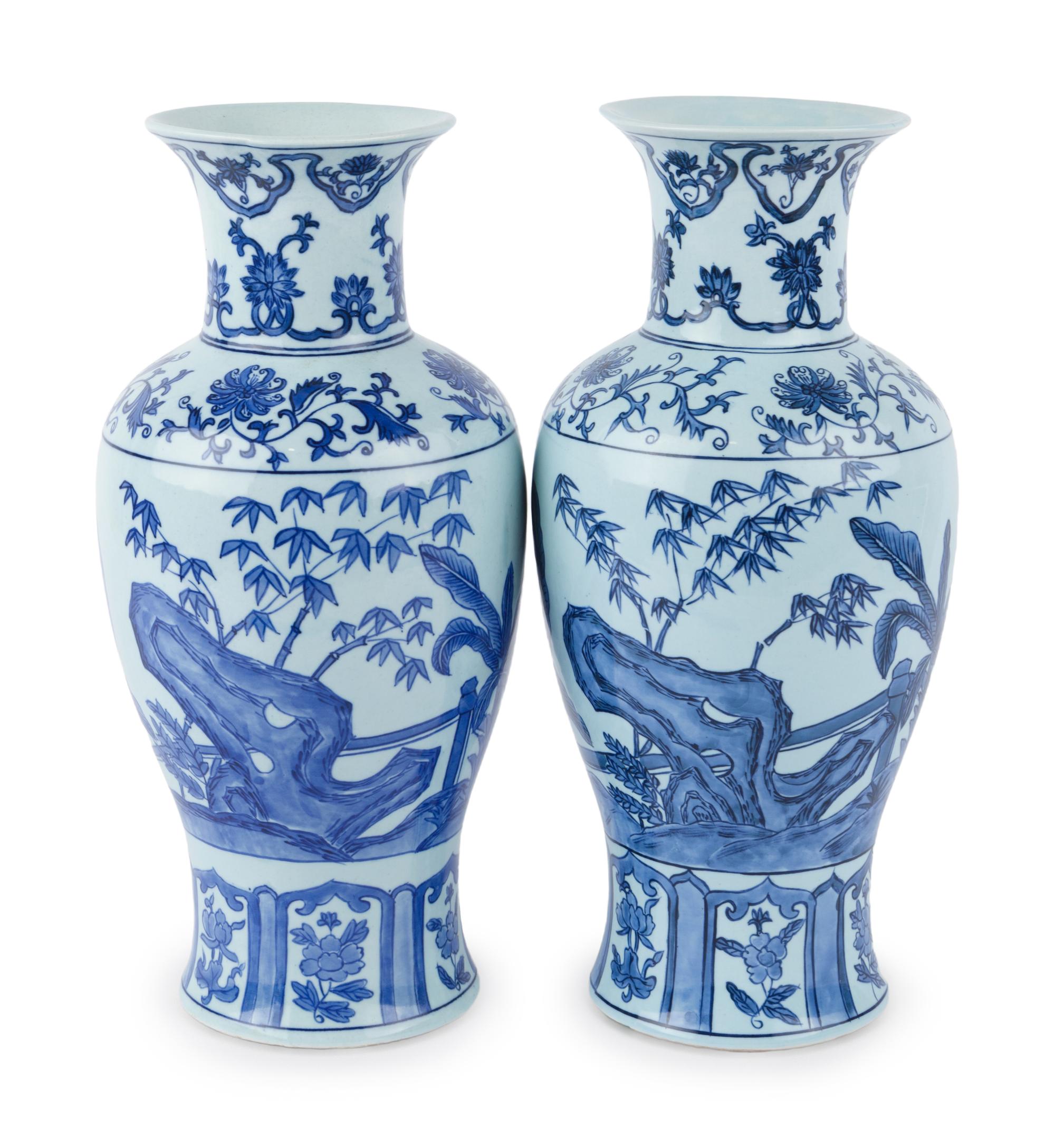 A Pair of Chinese Export Porcelain Vases