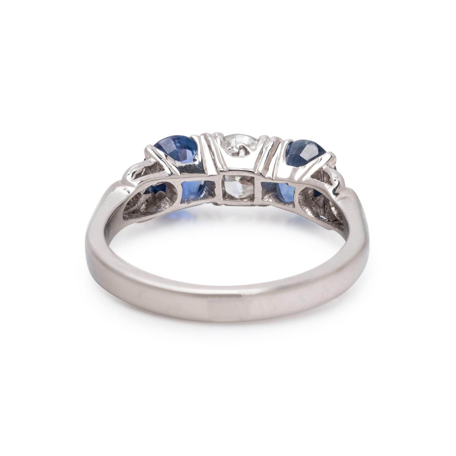 SAPPHIRE AND DIAMOND RING