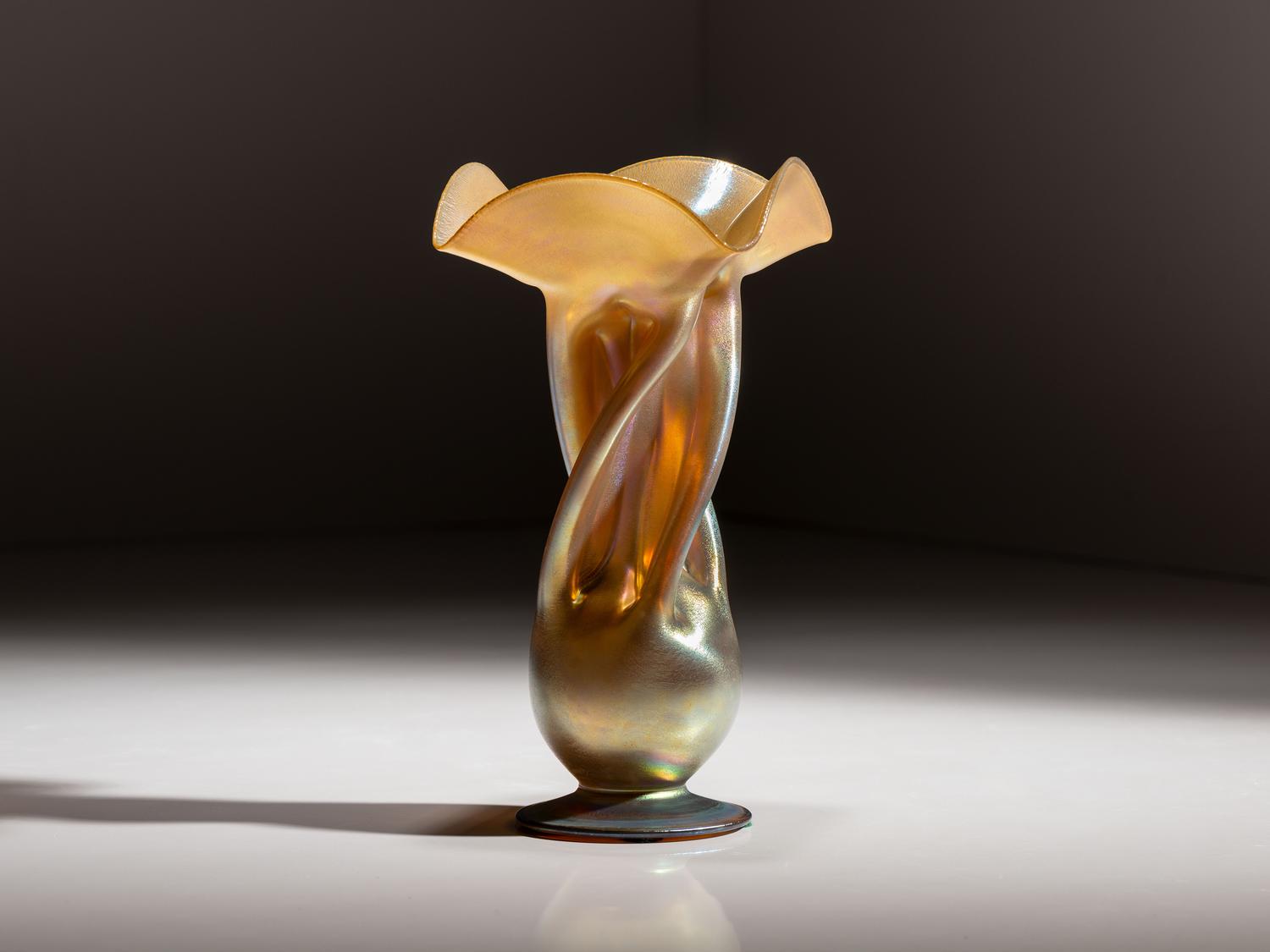Twist Stem Aurene Vase