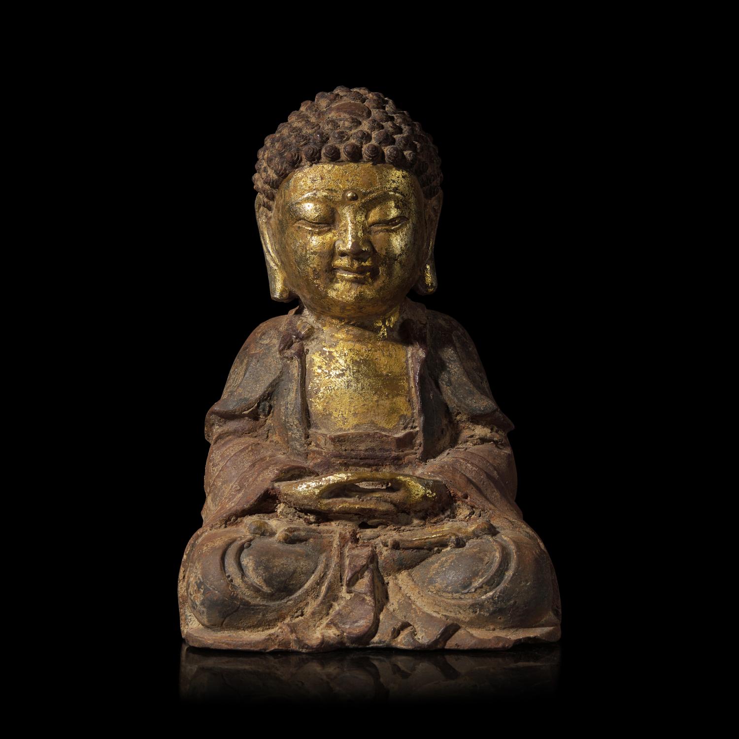 A Korean Parcel Gilt Iron Seated Figure of Buddha, Late Joseon Dynasty 朝鮮王朝晚期 銅鎏金坐佛