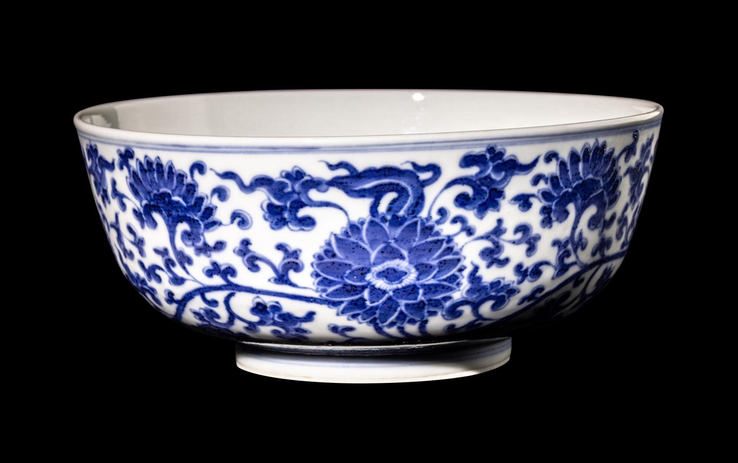 A Chinese Blue and White Porcelain 'Lotus' Bowl