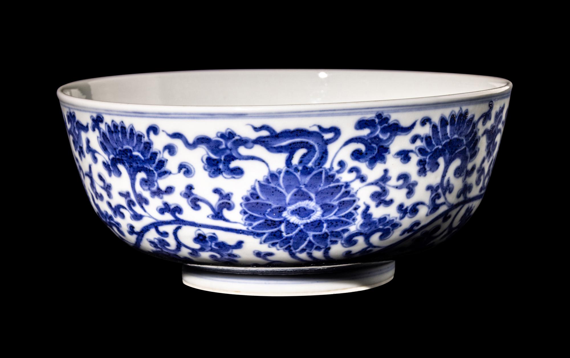A Chinese Blue and White Porcelain 'Lotus' Bowl