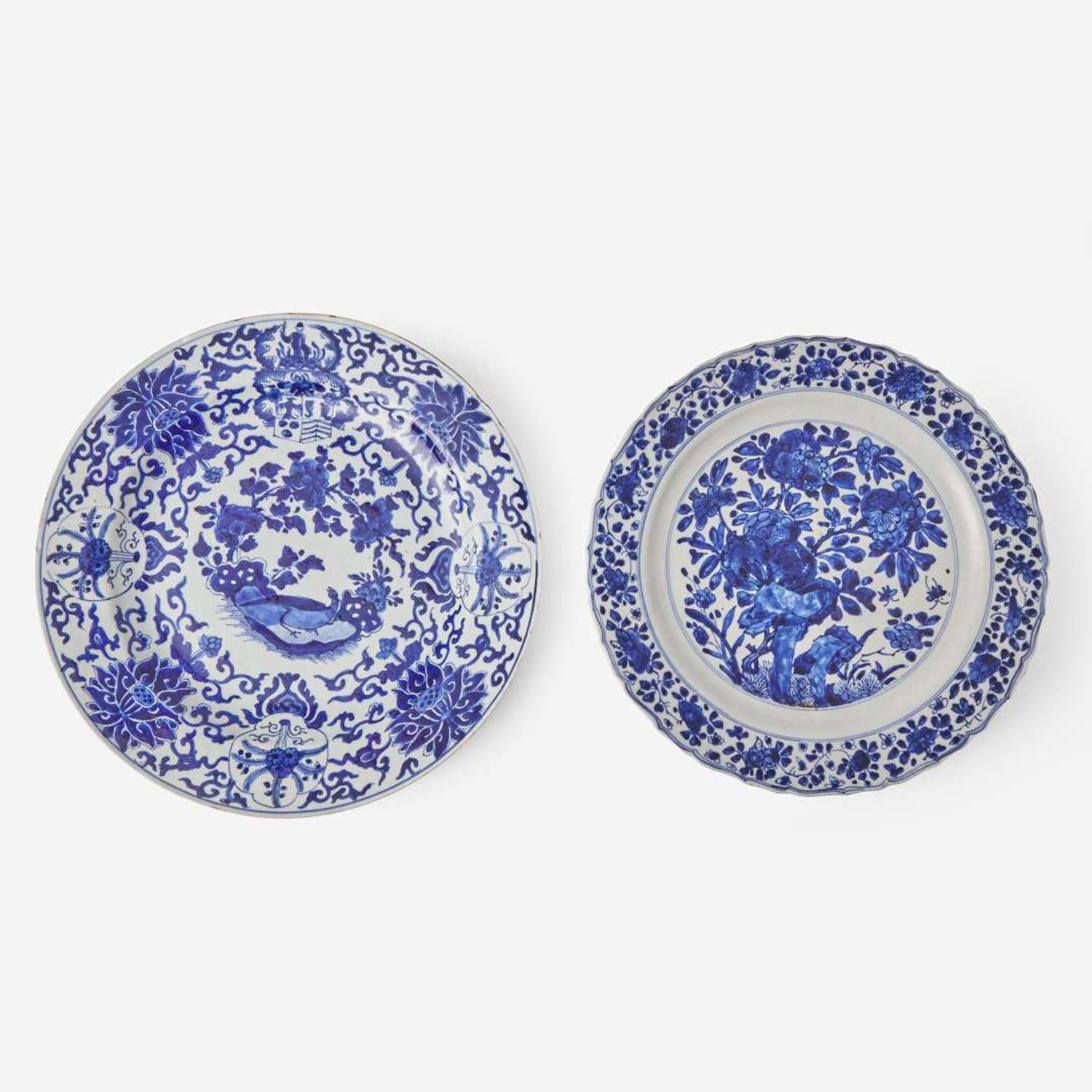 Two Chinese export porcelain blue and white chargers 外銷青花瓷盤兩隻 Kangxi period ? ??
