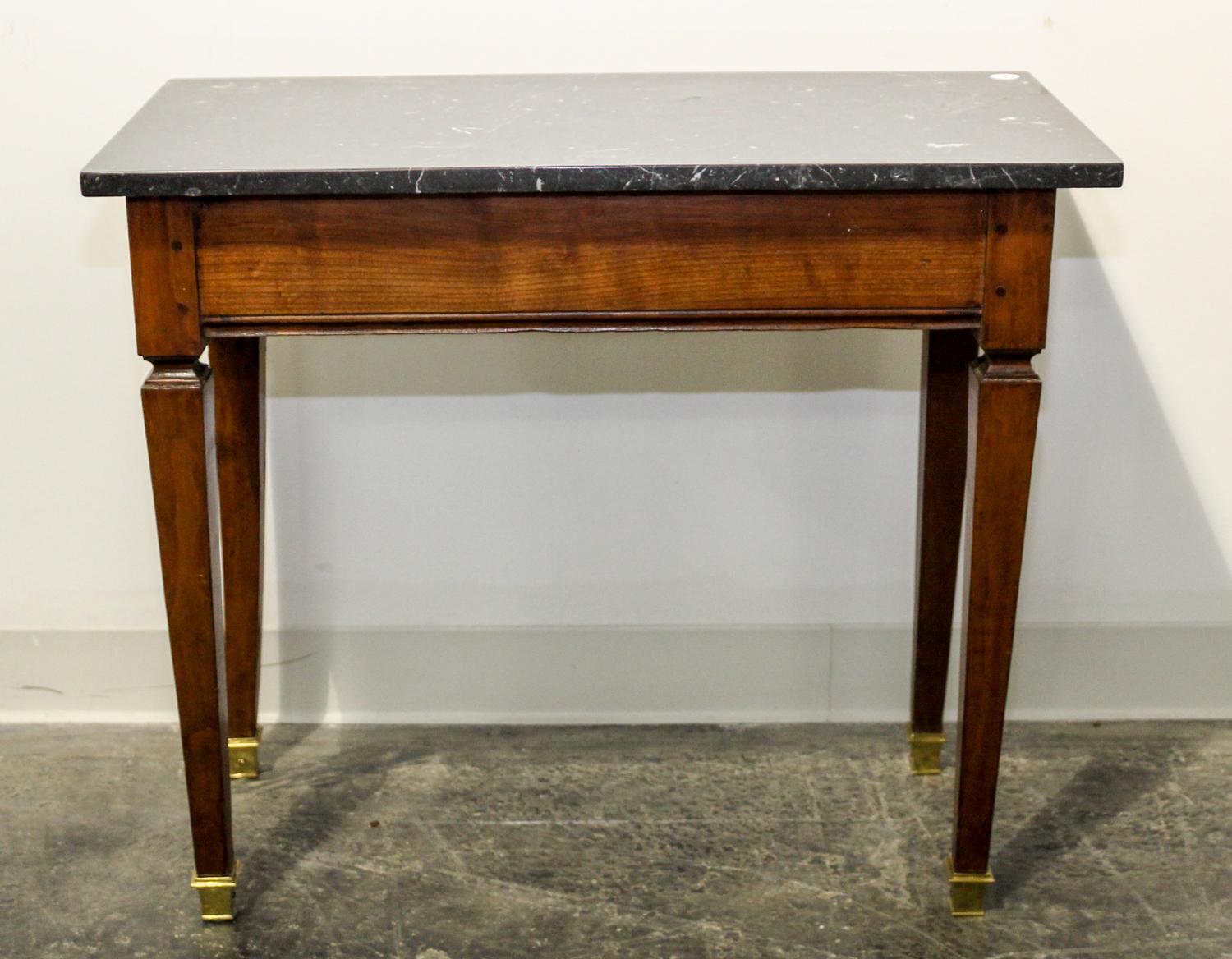 An American Mahogany Table Height 25 1/2 x width 30 x depth 15 inches. — EARLY 20TH CENTURY