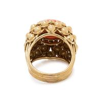 YELLOW GOLD AND CORAL RING