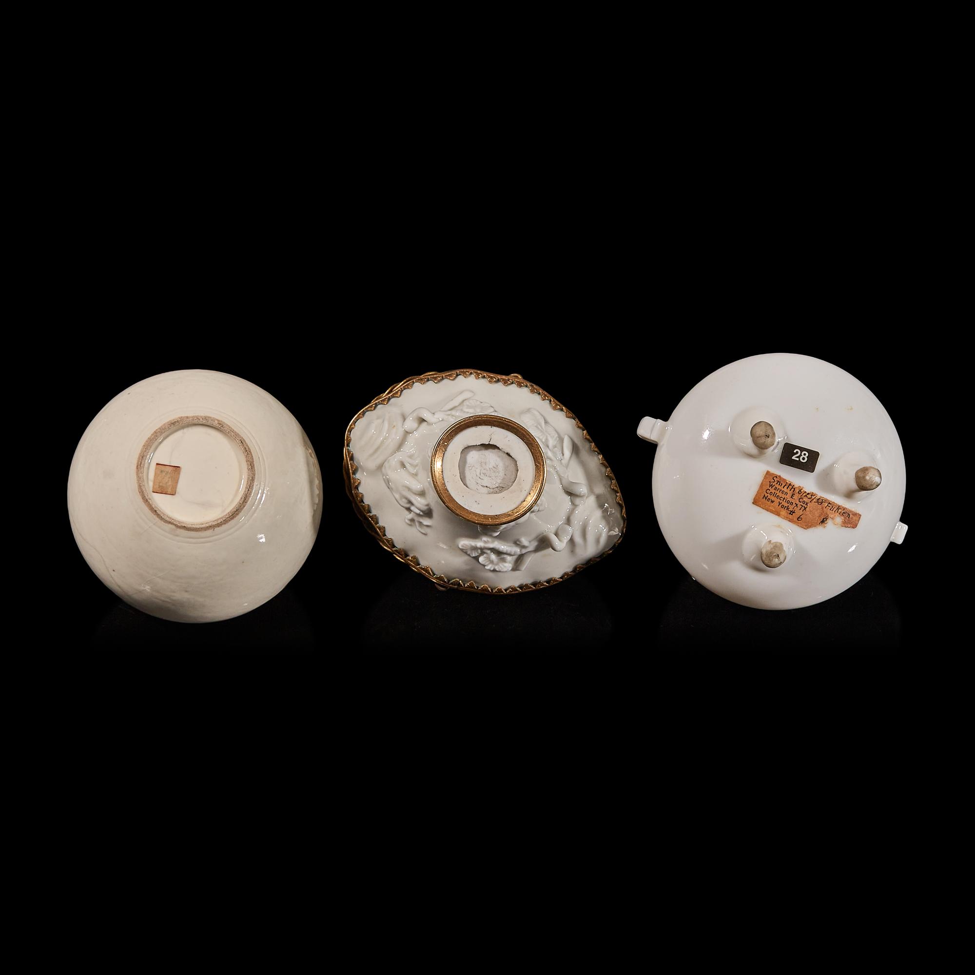 A Chinese 'Soft Paste' Water Coupe and Two Small Dehua Porcelain Items, 17th to18th Century 清早期 白釉水呈、香爐及德化杯各一