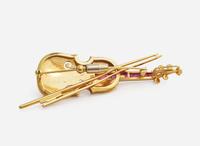 An 18K Yellow Gold and Gemstone Violin Brooch