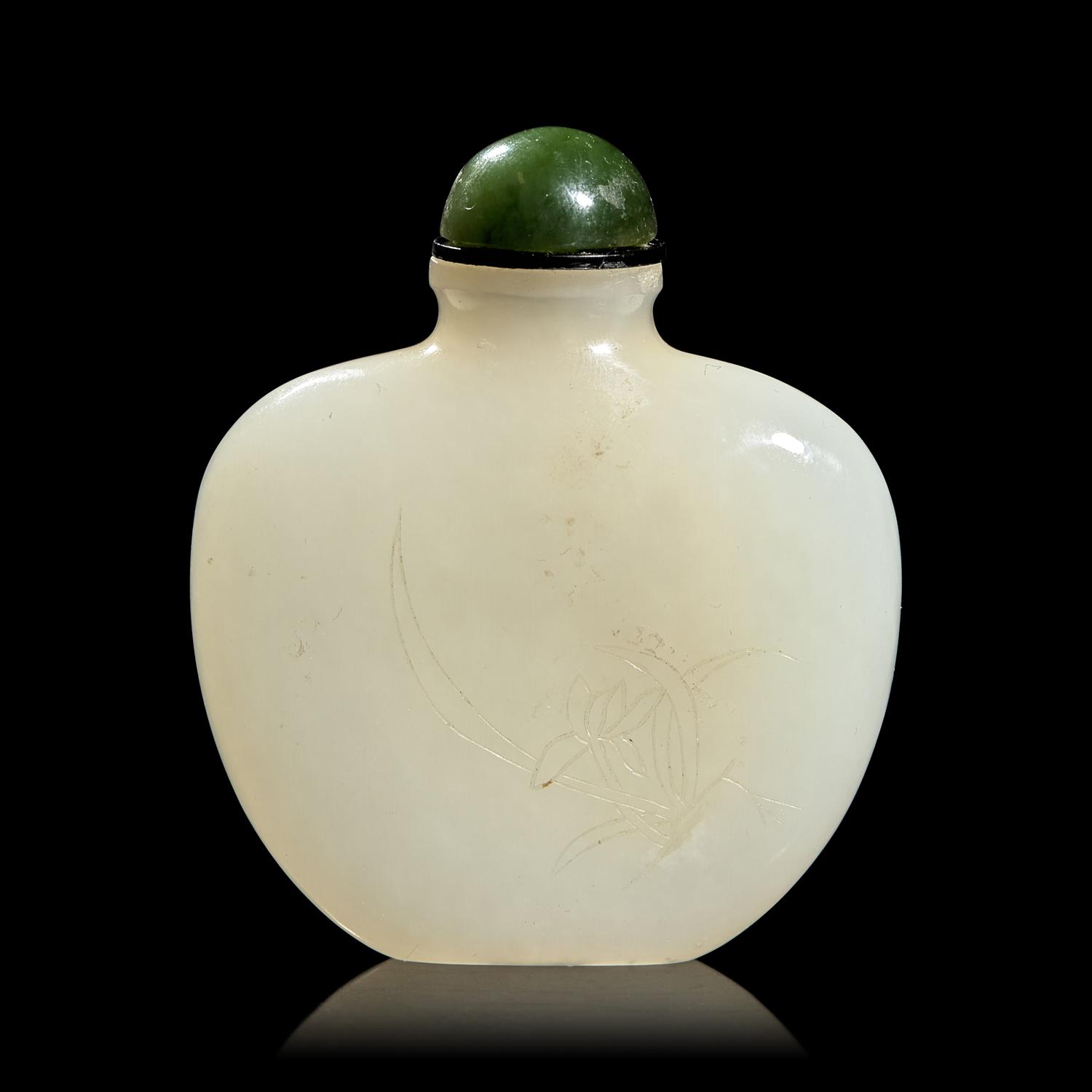 A Chinese White Jade Snuff Bottle, 19th Century