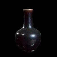 A Chinese mirror black-glazed vase "Tianqiuping" 烏金釉天球瓶 Mid to late Qing dynasty ????