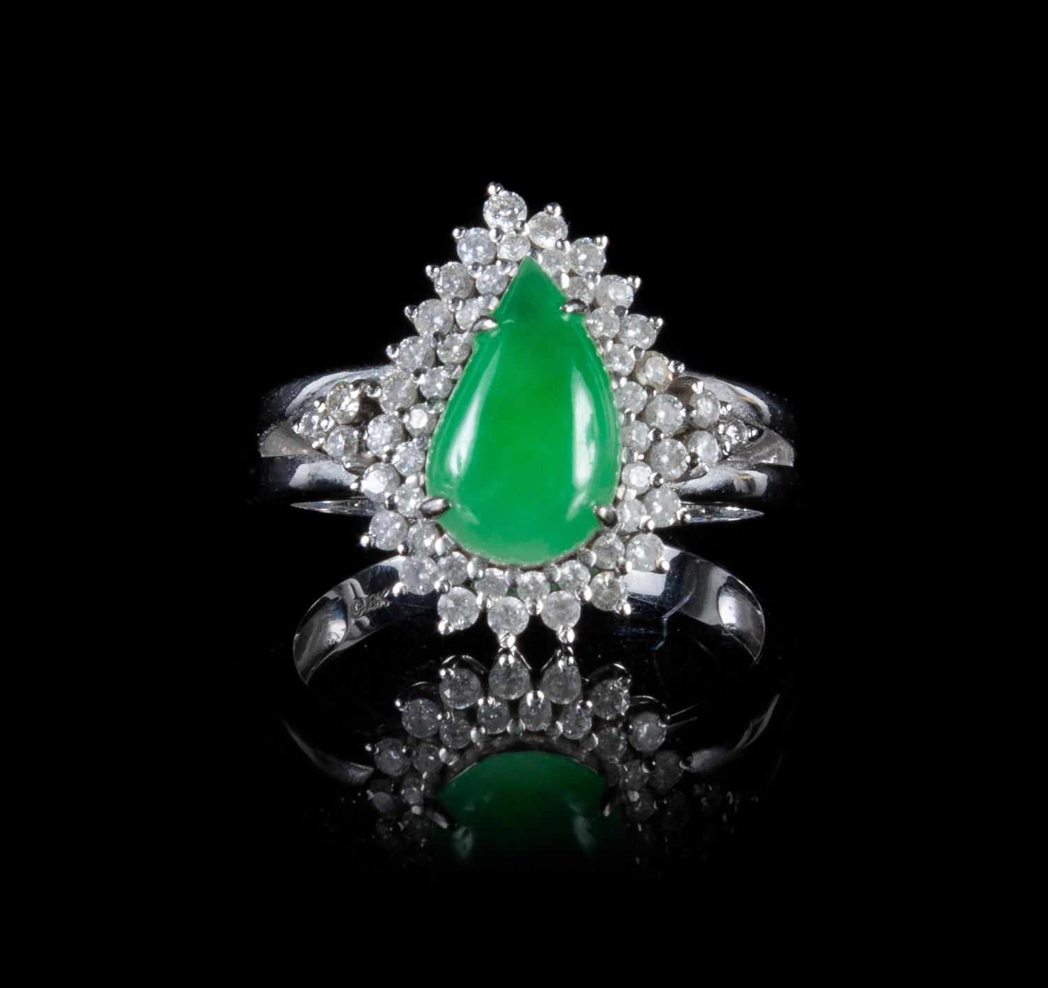 A Jadeite and 18K White Gold Mounted Ring