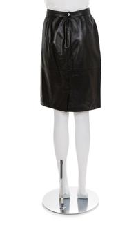 Valentino Black Leather Skirt, 1990-2000s Size label: 44