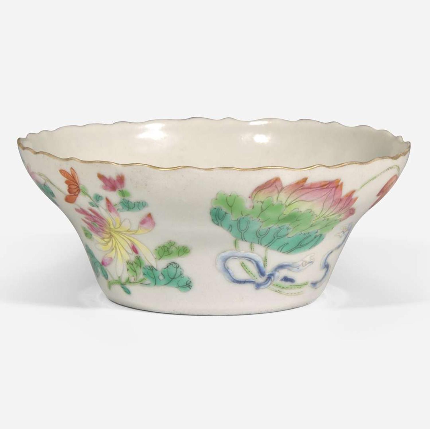 A Chinese famille rose-decorated small bowl 粉彩小盌 Jiaqing mark, 19th century ??? ????