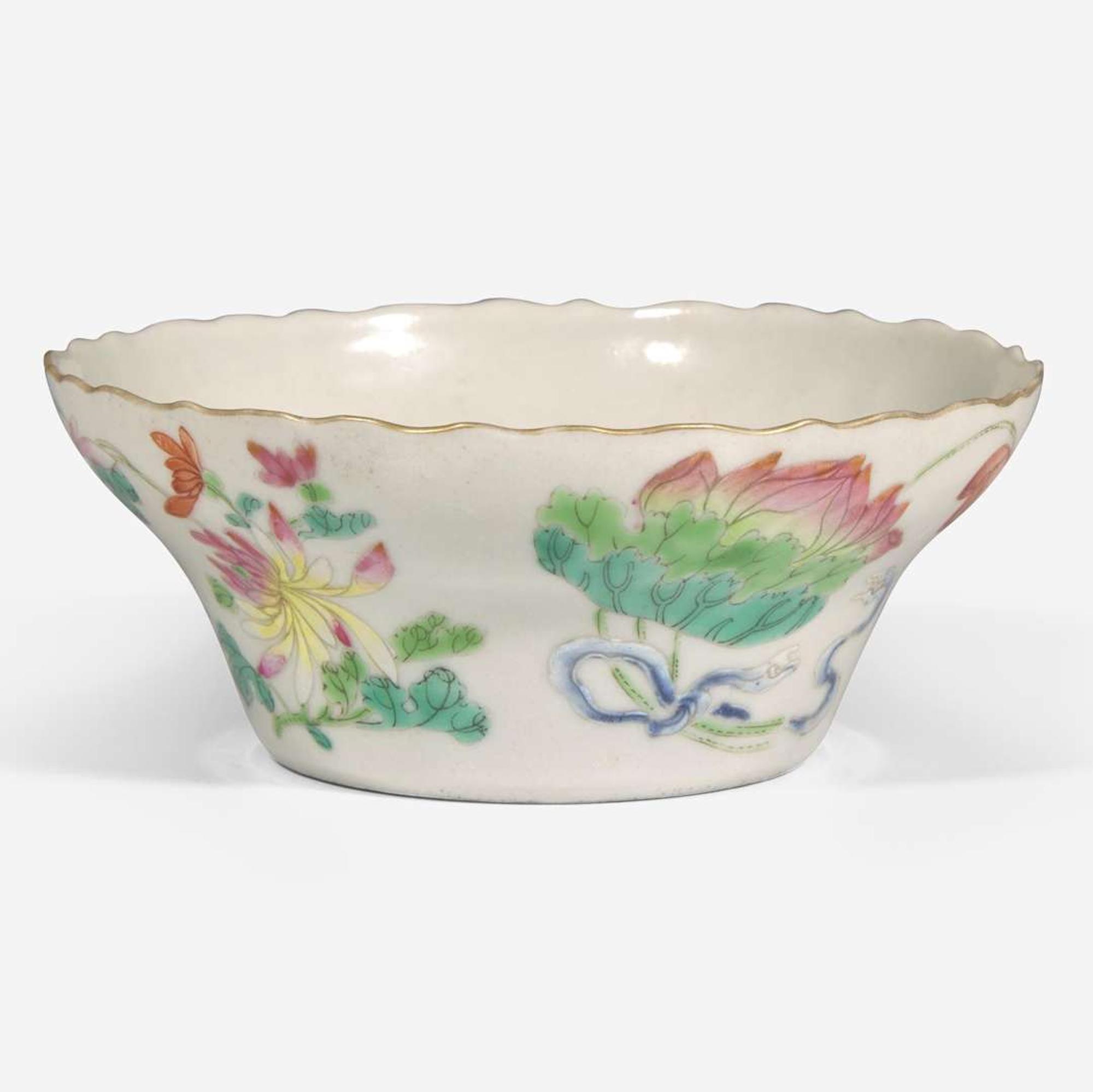 A Chinese famille rose-decorated small bowl 粉彩小盌 Jiaqing mark, 19th century ??? ????