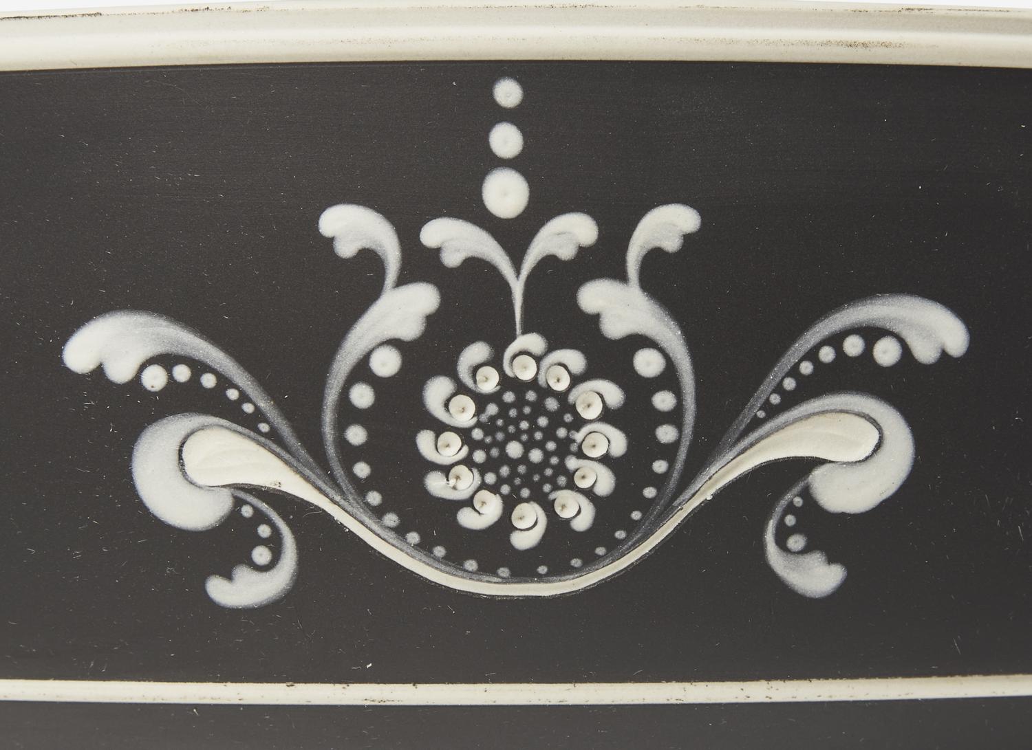 A Wedgwood Sgraffito Decorated Black Jasperware Bowl