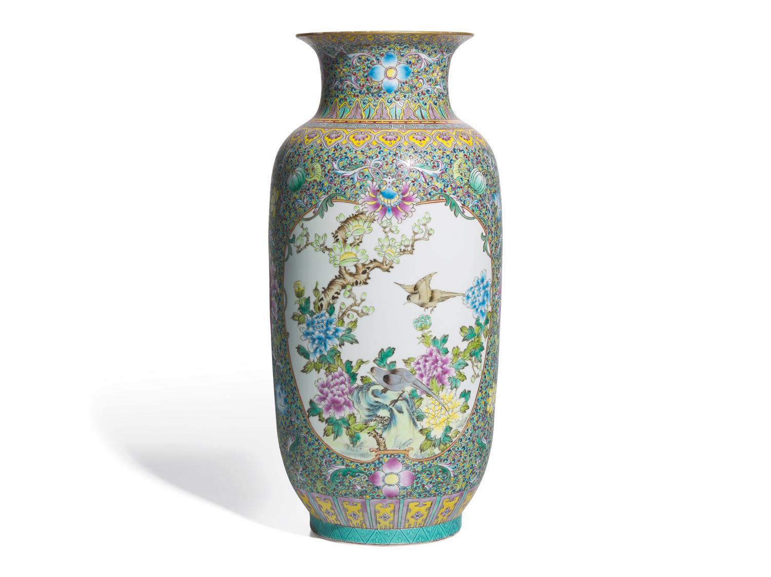 A Chinese Famille Rose Porcelain Vase