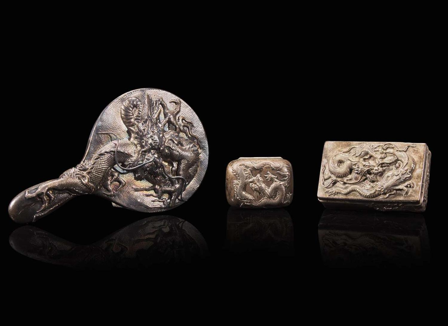 Three piece Japanese and Chinese export silver mirror and two boxes, late 19th/first part 20th century 銀器一組三件 二十世紀上半葉