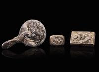 Three piece Japanese and Chinese export silver mirror and two boxes, late 19th/first part 20th century 銀器一組三件 二十世紀上半葉