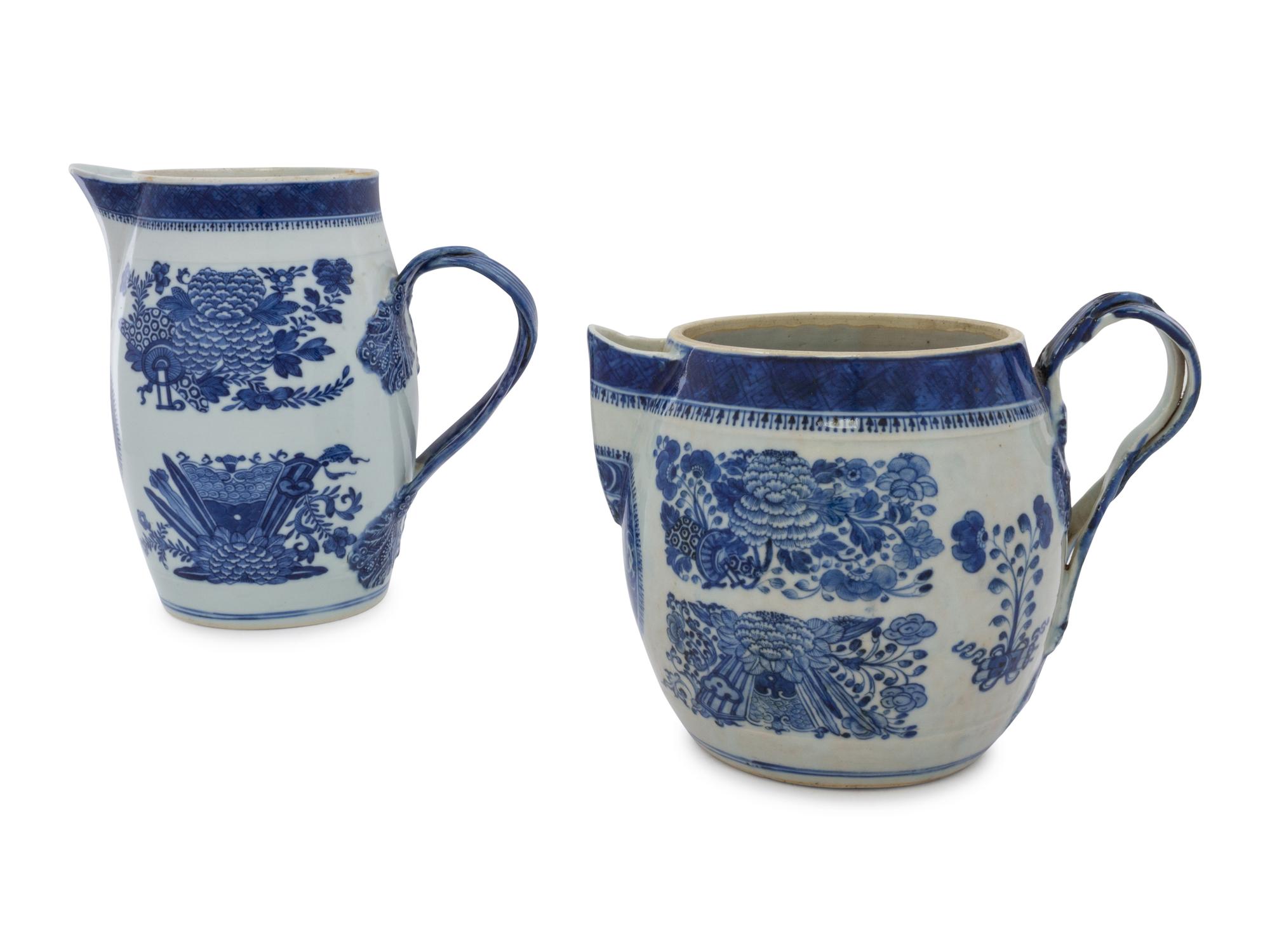 A Chinese Export Blue Fitzhugh Porcelain Footed Bowl and Footed Tray