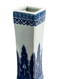 A Pair of Chinese Export Porcelain Vases