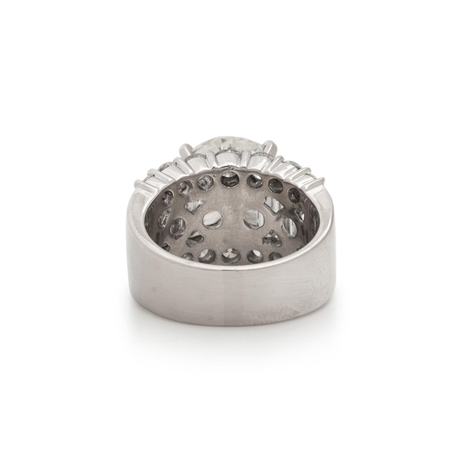 DIAMOND AND PLATINUM RING