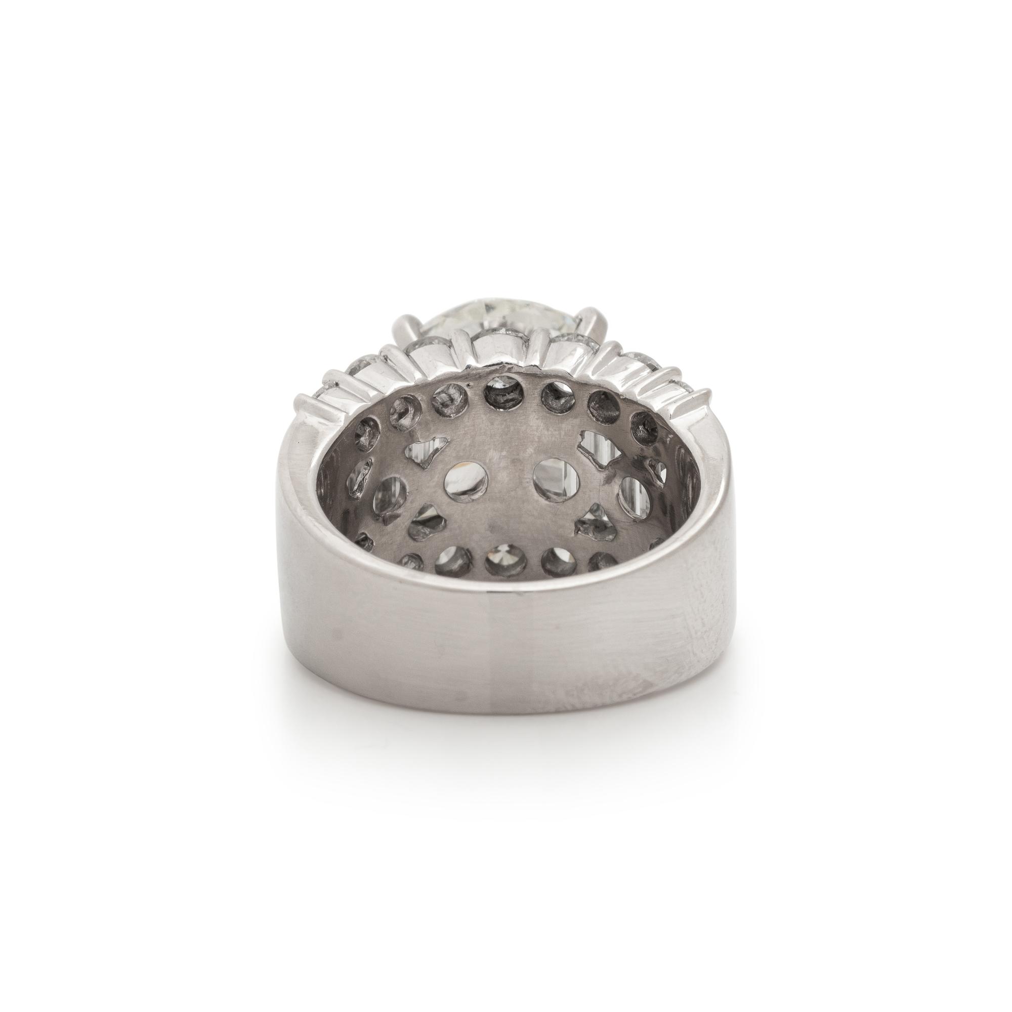 DIAMOND AND PLATINUM RING