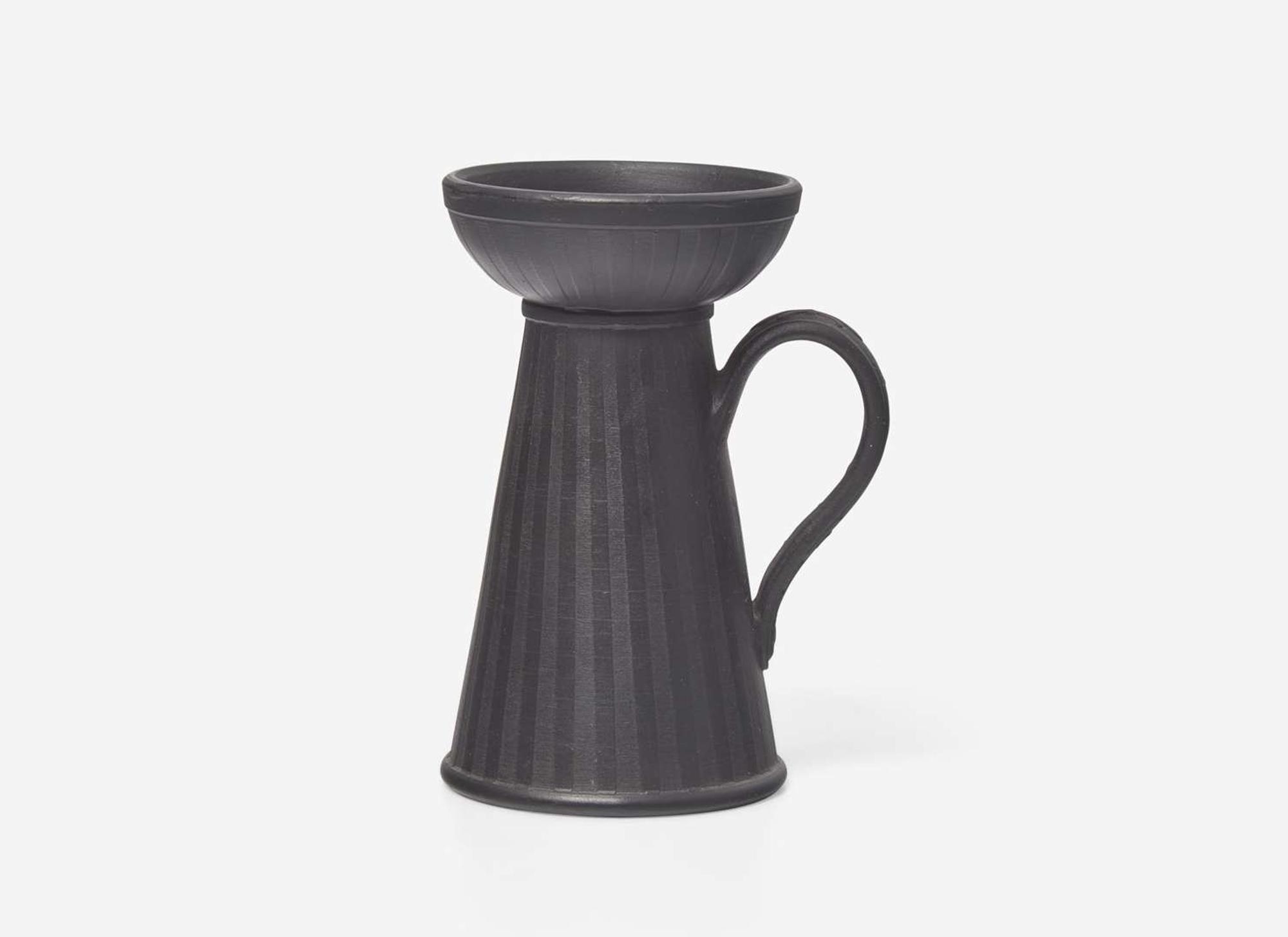 A Wedgwood Black Basalt Handled Bulb Pot, UK, late 18th century