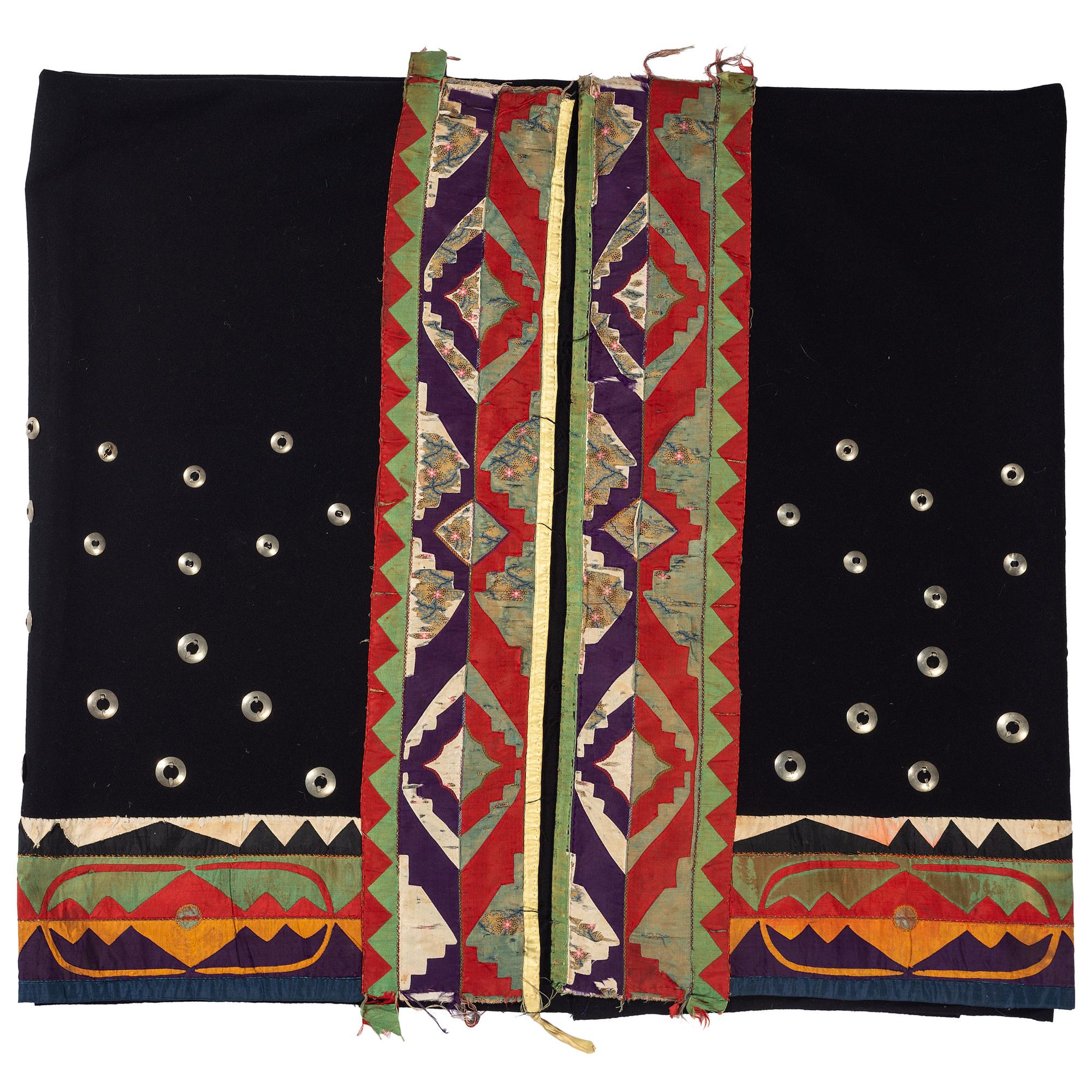Ho-Chunk Wool Wearing Blanket, with Silk Ribbon Appliqué