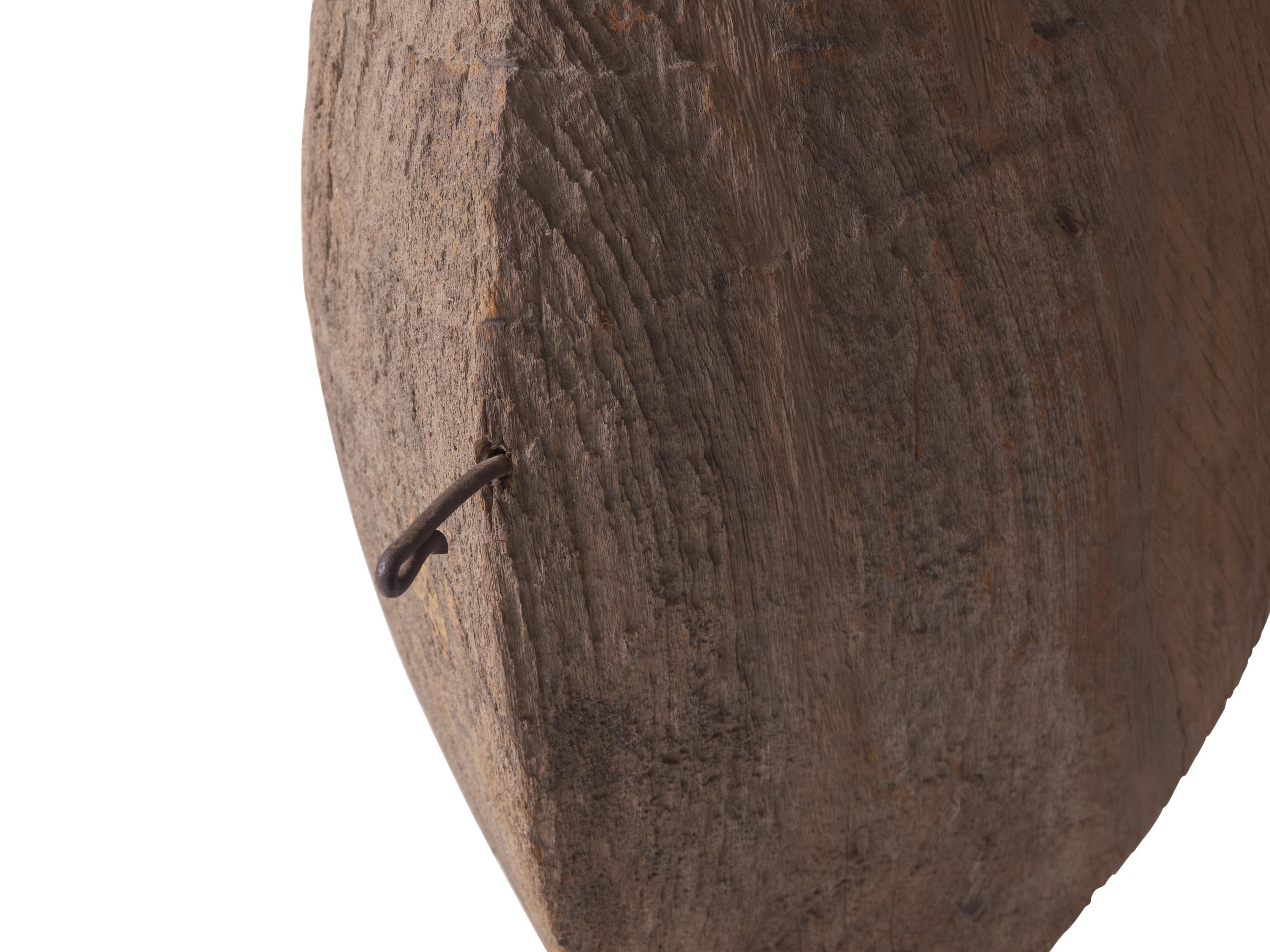 An associated pair of Thai or Laotian wood finials, Chofa 泰國或老撾木雕或一對