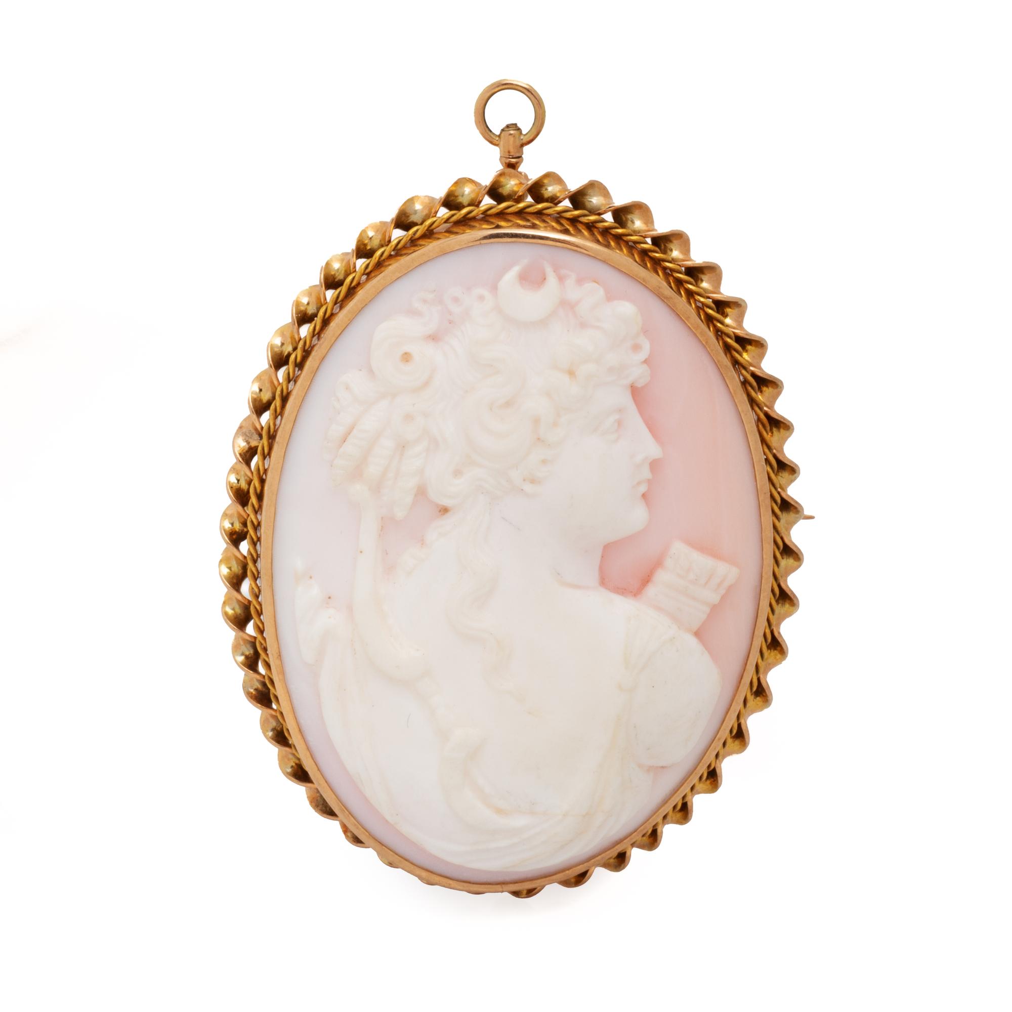YELLOW GOLD AND SHELL CAMEO PENDANT/BROOCH