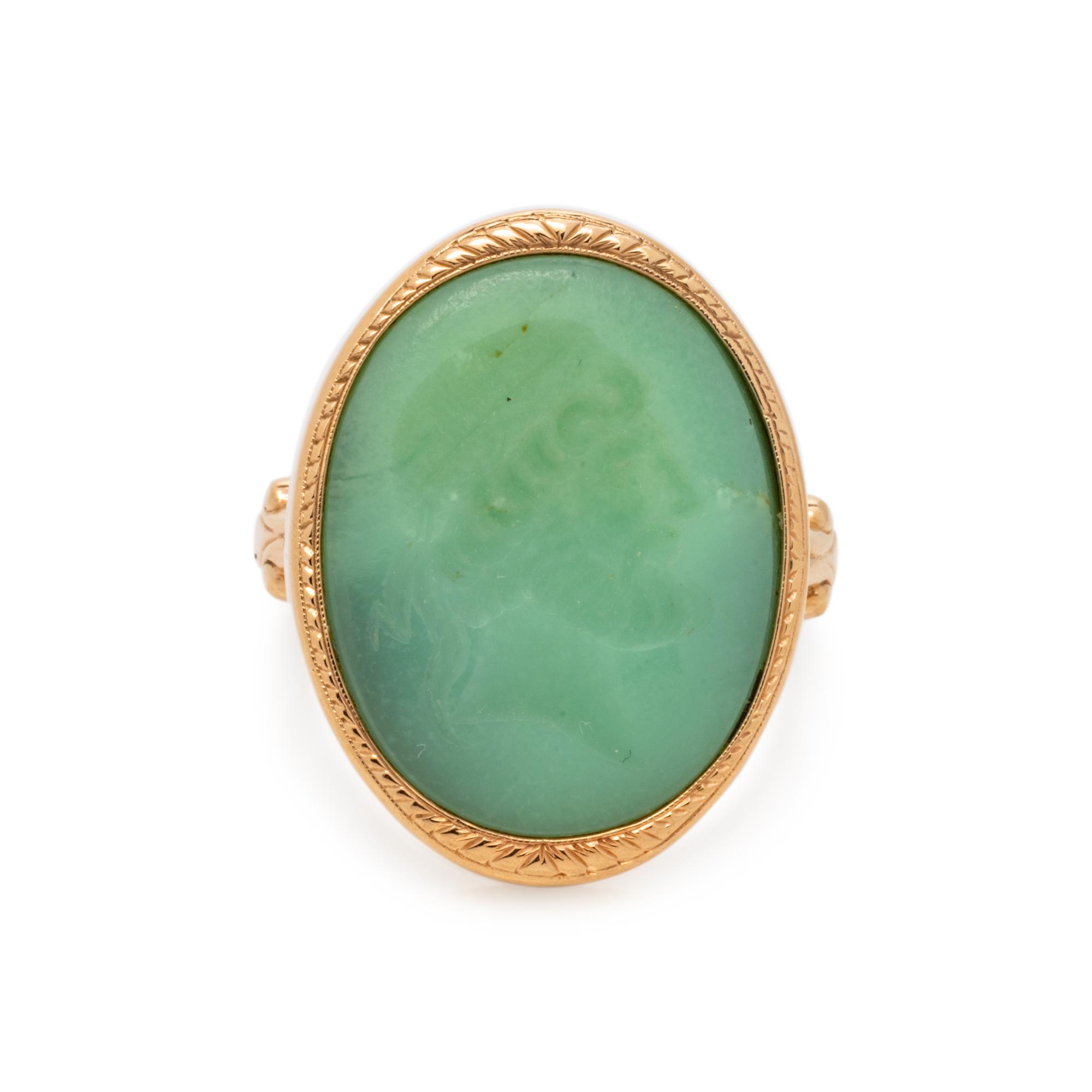 YELLOW GOLD AND CHRYROPRASE INTAGLIO RING