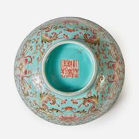 A Chinese famille rose-decorated turquoise-ground bowl 绿松石地珐琅彩碗 Jiaqing mark ????