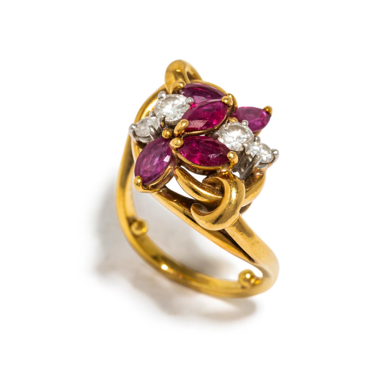 YELLOW GOLD, RUBY AND DIAMOND RING