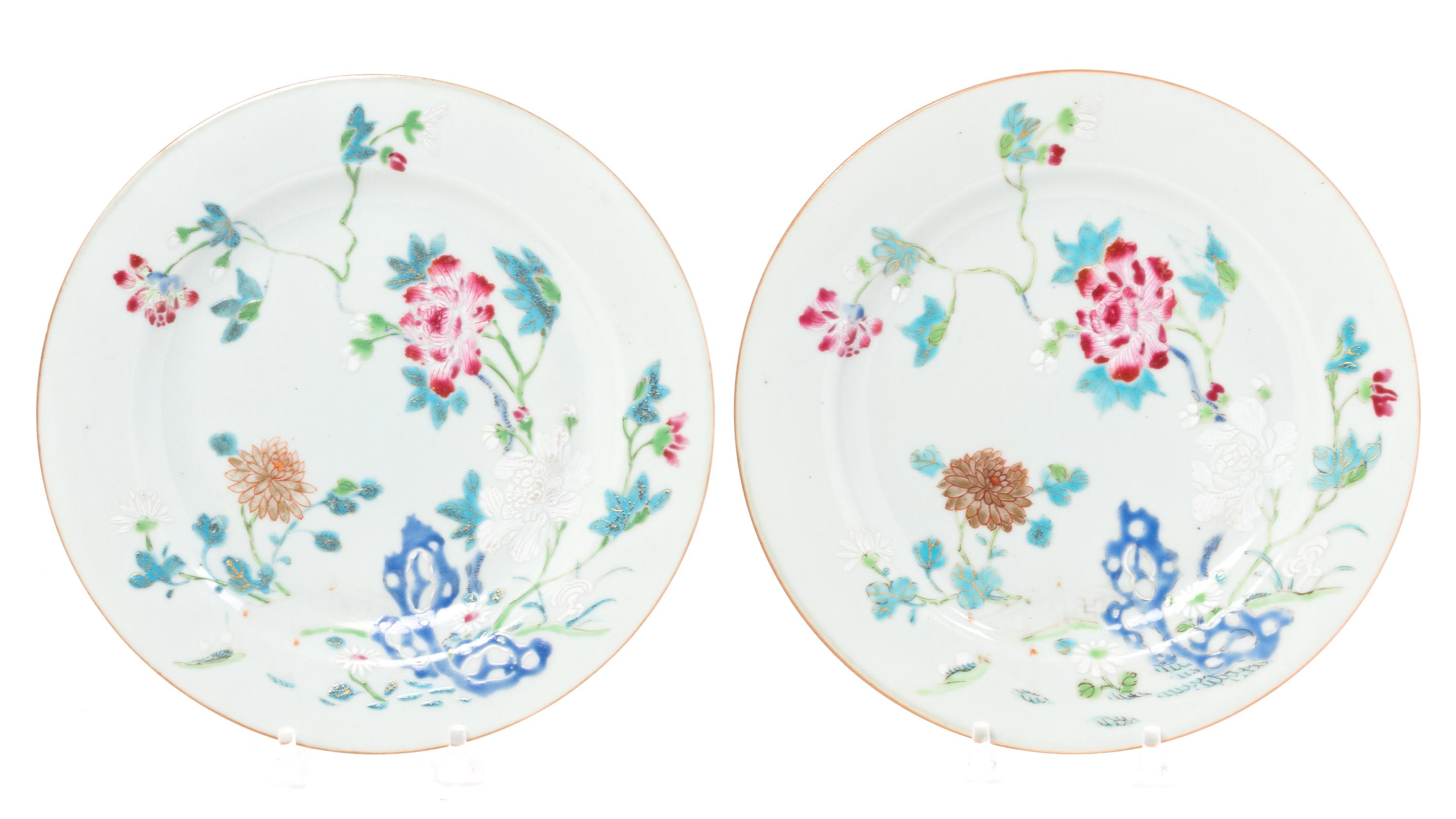 Two Chinese Export Porcelain Plates Diameter 9 inches.