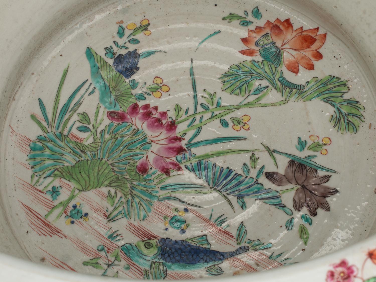 A Chinese Export Porcelain Fish Bowl