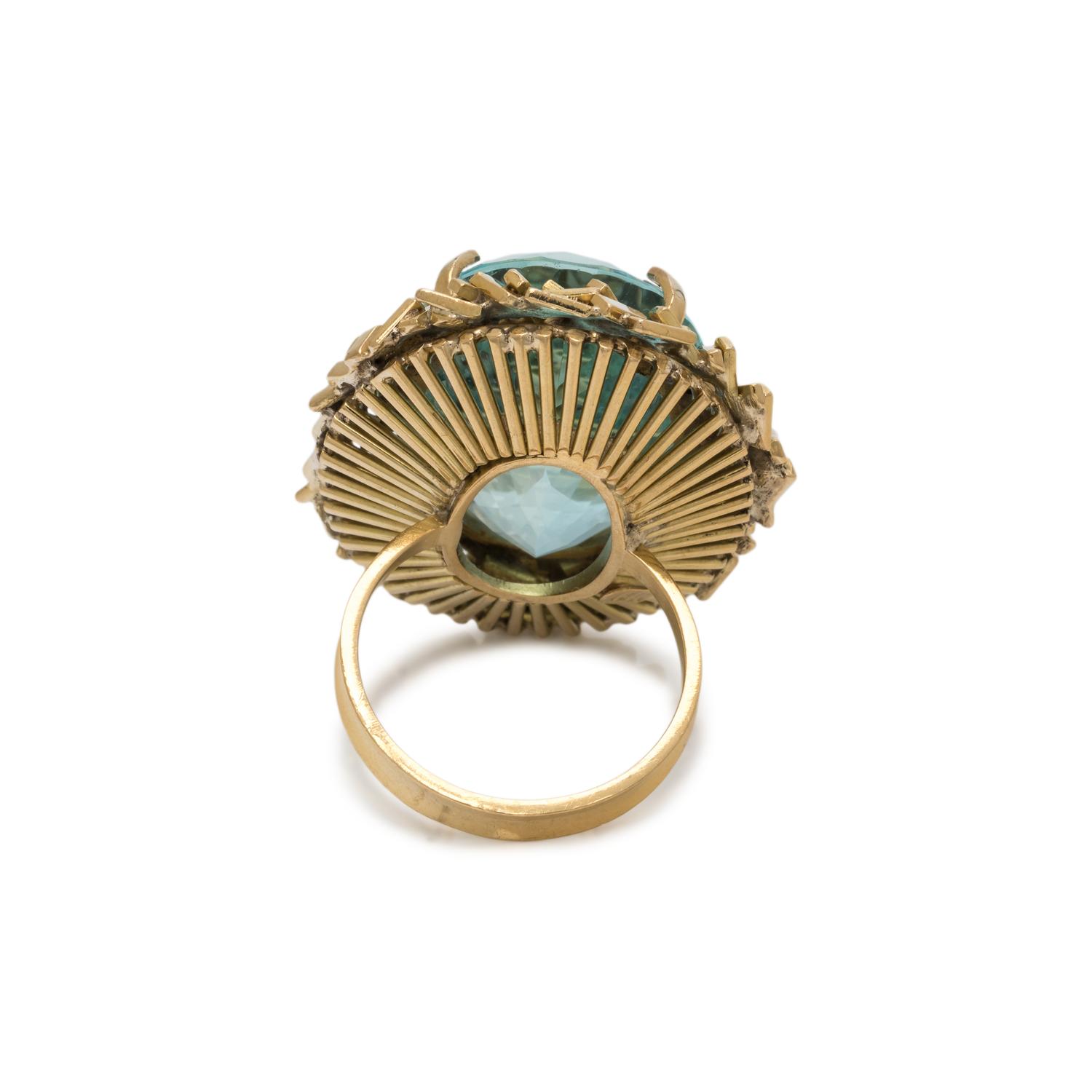 VINTAGE, YELLOW GOLD AND AQUAMARINE RING