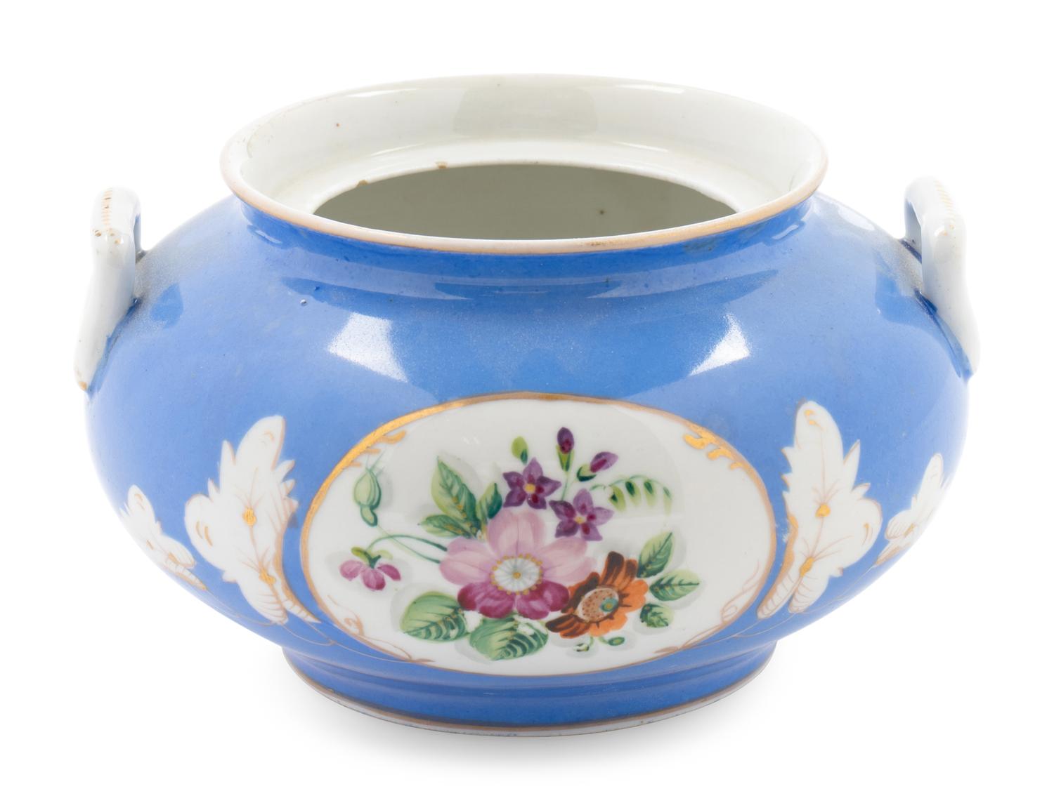 A Gardner Porcelain Sugar Bowl