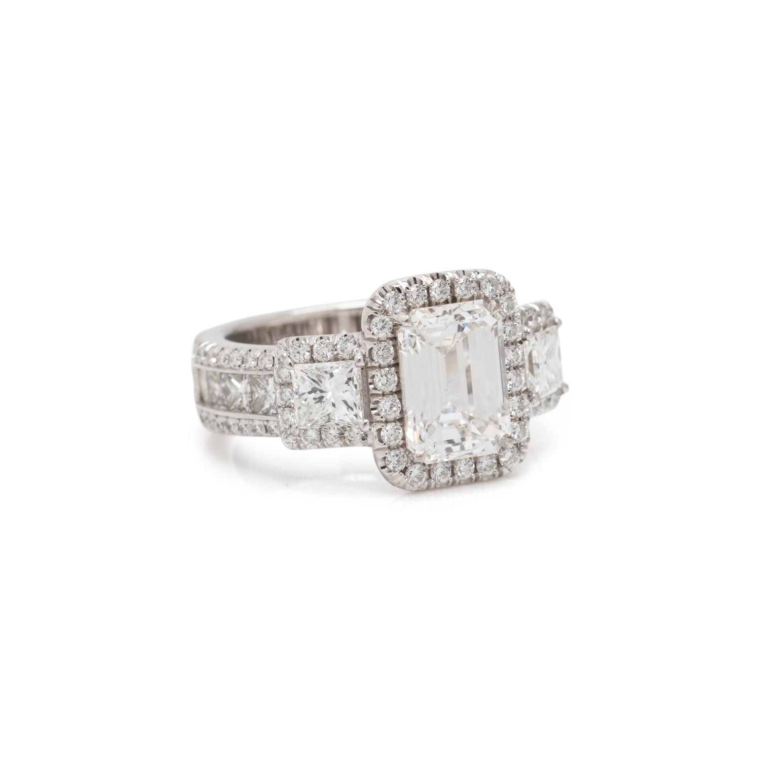 DIAMOND RING