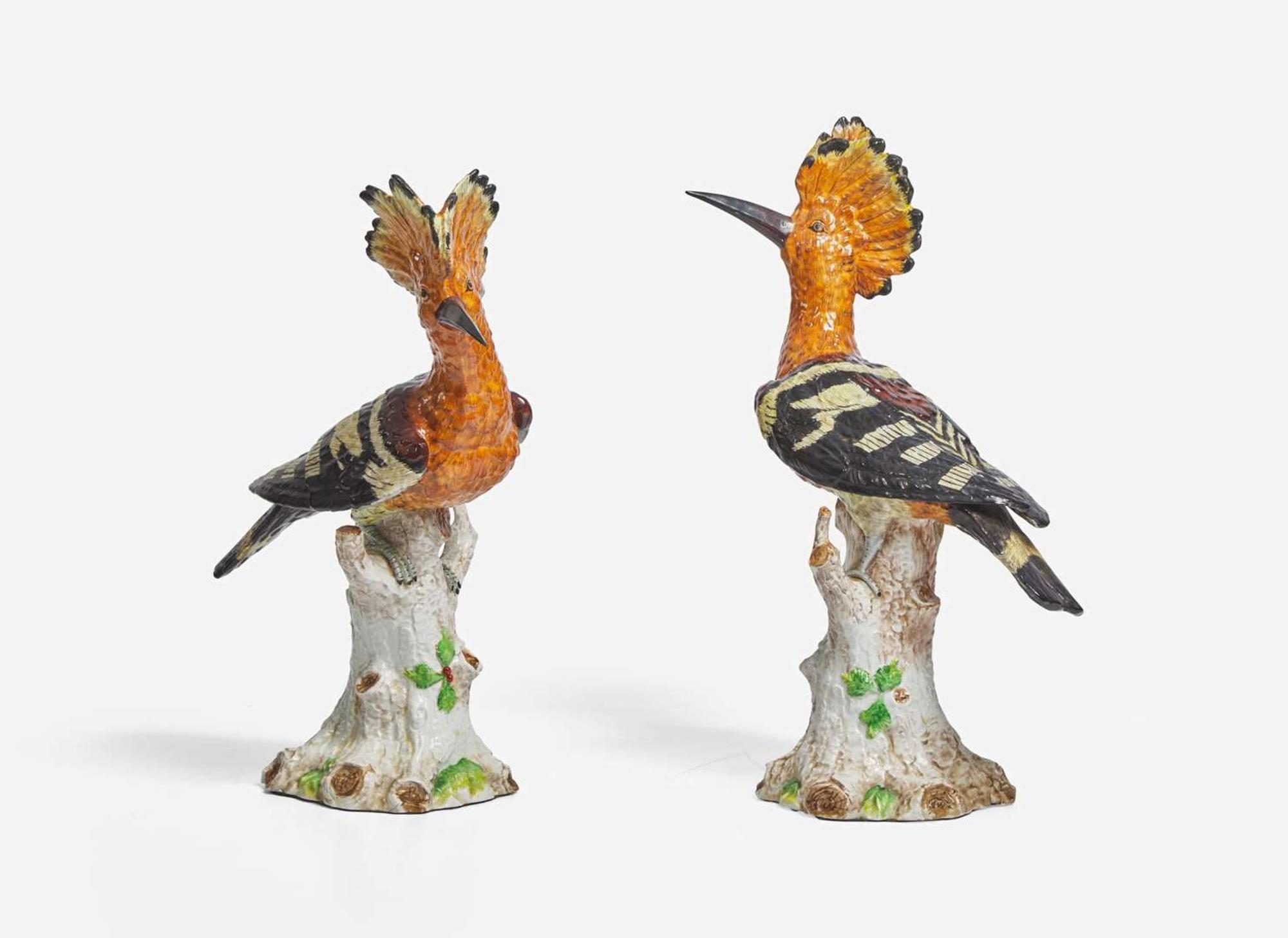A pair of large polychrome-enameled porcelain Hoopoe birds, late 19th / 20th century
